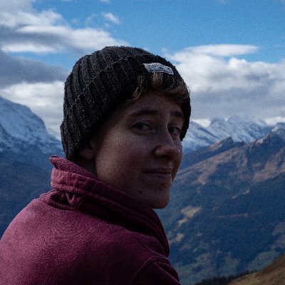 ✊ Militante bien gauchiste, bien féministe et bien lesbienne -
📸 Photographe -
💼 Doctorante en Informatique et Aéronautique