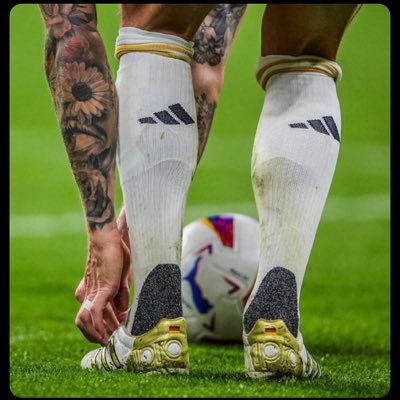 lemak_44's profile picture. 