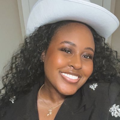 HBCU Alumna | Political Science girlie | Serving Claire Huxtable in the front, radical truth-teller in the back. Tweets come with seasoning and citations✨