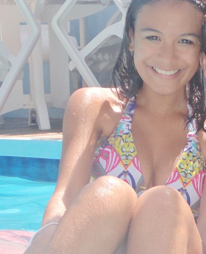 15 anos, taurina,  Flamenguista, Carioca, e apaixonada.
