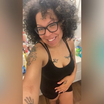 Greensboro✈New york✈colombia ️ IG-prettygirl_pam ❤️🥰 #trentonellis❤️👩👦 takennnn;; cobe 😘💚