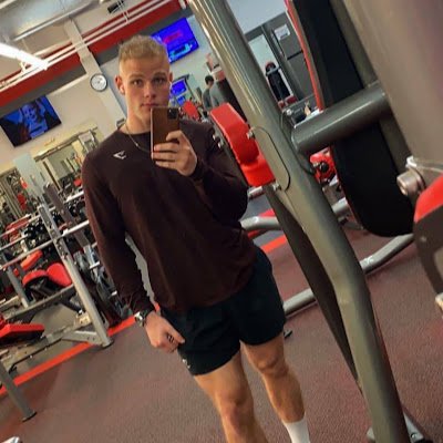 MitiasMiT's profile picture. Bald dude who likes playing video games.