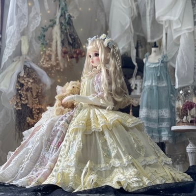 BABY Roseはドールの重ね着ドレスを制作しています🧸作品タグは #AtelierBR 製作の進捗(#br製作記録)ばっかあげてます。誤字多くて記憶力皆無🙏縫う以外の全てがポンコツ。ピンタックとフリルを愛してます。個人垢@kumatobabyrose各種リンク↓