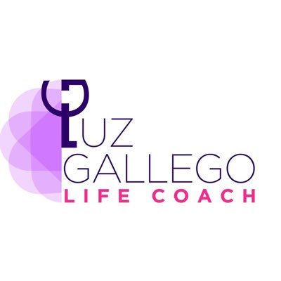 psicóloga con enfoque clínico y organizacional, magister en psicológica holística.