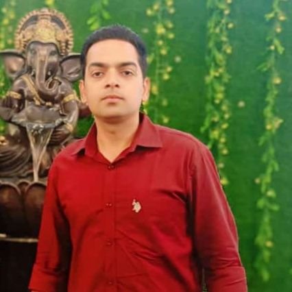 जो भी मिला सबक दे गया,,
जिन्दगी में हर शख्स उस्ताद निकला..