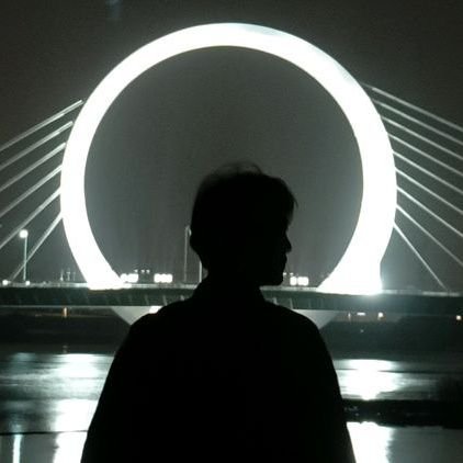 3210678935Leon's profile picture. 