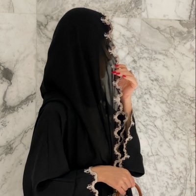 toofy85000's profile picture. ‏يَتَوَسَّطُ قَلْبِها عَقْلُ أتَظُن بِأنها اِمرْأَة عادية؟