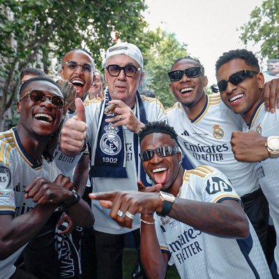 Trop2Zga's profile picture. Bloggeur punisher je débat avec 2-3 twittos raciste quand j’ai du temps à perdre !