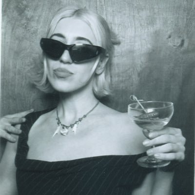 ladymadrama's profile picture. four legs good two legs bad* she/her