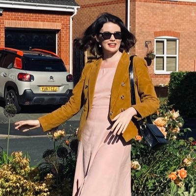 Dance and Arts Writer | 🎙️ @terpsichore_pod | ✍🏻 @TheTLS @TheStage @dance_magazine @ArtReview_ @friezeofficial @kinfolkmag et al.