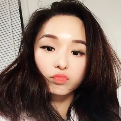 KimLuan147667's profile picture. Don't even think of asking for anything, I won't mind blocking you 😭