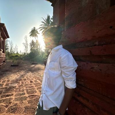thehritikrajput's profile picture. Entrepreneur 🇮🇳