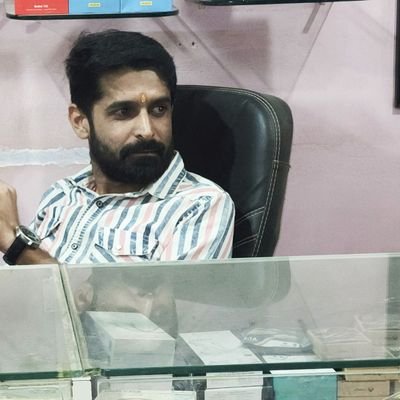 VivekBhanu77579's profile picture. 