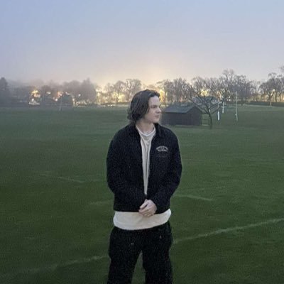 EcclesHector's profile picture. 18 | TypeScript dev | Photographer