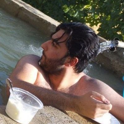 i4mbenyamin's profile picture. با لپتاپم زندگی میکنم
