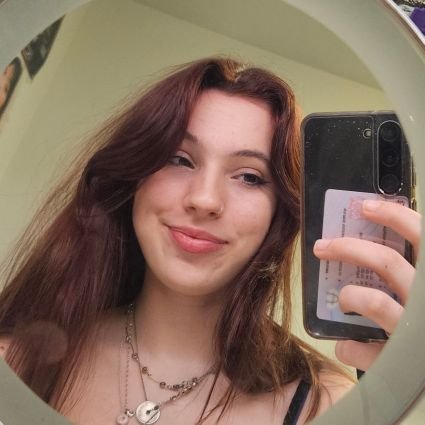 she/her 
🦇🌟🌙