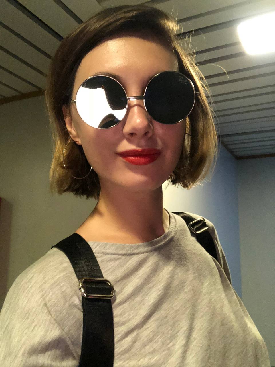 6q31b4IeeP2w39u's profile picture. She's independent, she's elegant, she's positively unstoppable.