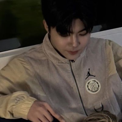 28 • autism+adhd • i host grouporders for zb1! (mainly through insta, same @) • gunwook ult 👾