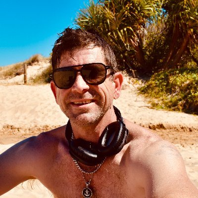 Land Rover enthusiast & cancer survivor. Le Infamy, world class endurance rider NZ, musician, a father.