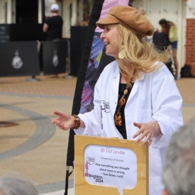 Neuroscientist; Reader in Behavioural and Clinical Neuroscience @Sussex_Psych; Research: adolescent behaviour, brain function, and mental health
