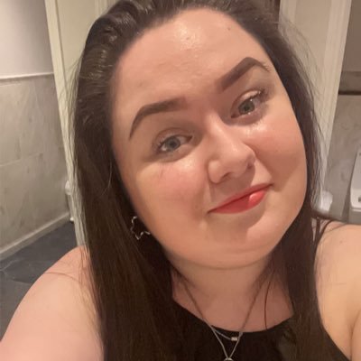 _laurapearson's profile picture. design lead at @groupverve
