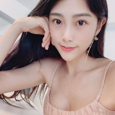 天青色等煙雨 而我在等你 #台灣人 #大陸人勿擾~嘴炮男勿擾#有心認識想跟我聊天的人唯一備用號@SophiaMarg50666 以防大號丟失 實貝們關注一下