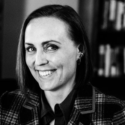 MG Fantasy & lit fic author of Children of the Country. All things science & the natural world. Cycling. Travel. Pluviophile. #writingcommunity #amwriting