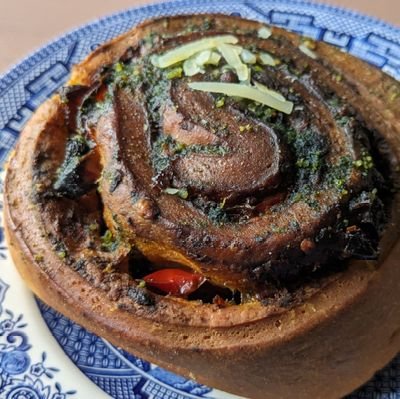 A no-fuss Nottingham food blog. Some of my followers are real people. The rest just want that sweet cinnamon bun.
