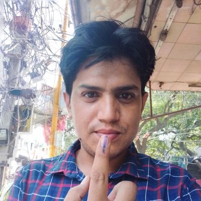 घर फूक दिया हमने अब राख उठानी है
ज़िन्दगी और कुछ नही तेरी मेरी कहानी है।
tweet are personal