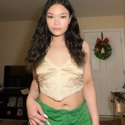 linktree to buy contnt bundles! snapchat/ priv/nsfw story temp. down. msg details 4 buys if needed!! https://t.co/tiHsf8ZsCZ