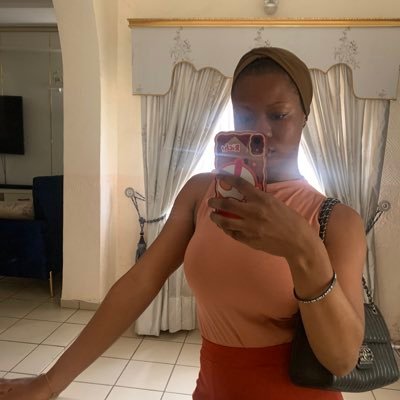 MaureenNwogu's profile picture. LawyerI⚖️| introvert 😊