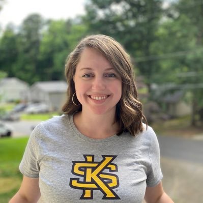 KSU recruiter, forever educator, boy mama, God-follower, puzzle book enthusiast, whale lover, LEGO builder, chinchilla owner & green thumb 🐳🍎🌿