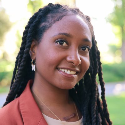 graduateontime's profile picture. Communications Manager @EdInsightsCtr @CSU_SuccessNet passionate about changing lives and advancing opportunities for Black students. #CSULA alum! 🎓
She/Her