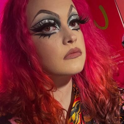 MarleeKing's profile picture. I’m quite fond of makeup, glitter and guitars 🥳🎸✨
