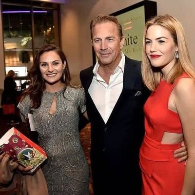 AnnieCostn48101's profile picture. 