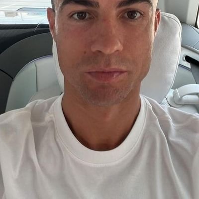 FrankKroos65800's profile picture. 