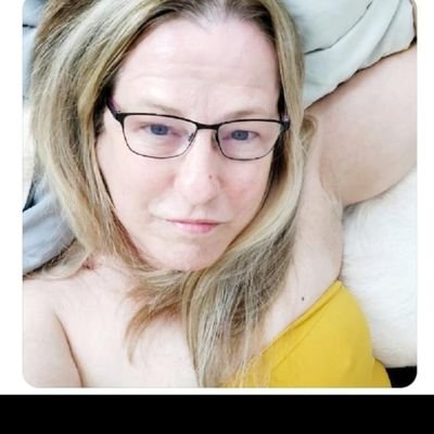 Single nurse, dog and cat lover, love all animals, self defense, trying to live my best life, trust is earned. NO SEXTING disrespect.. I'll block you. Love 💓😘