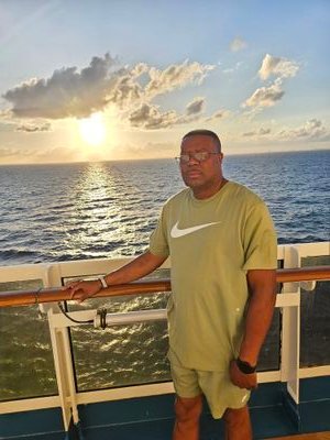 A HUSBAND, Father, #DD214 recipient, Purple Heart recipient with 3 tours to Iraq, and 1 to Kosovo & Afghanistan. Vol🍊 🏈.