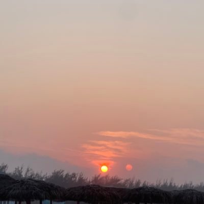 JazCastillo99's profile picture. Glitter in the sky, glitter in my eyes