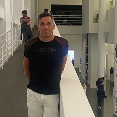 Amsterdammer , trots homo 🏳️🌈 echtgenoot van Peter en vader van twee prachtige volwassen zoons. Twitter op persoonlijke titel. #barcelona