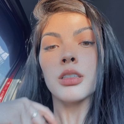 natluluh's profile picture. ✨