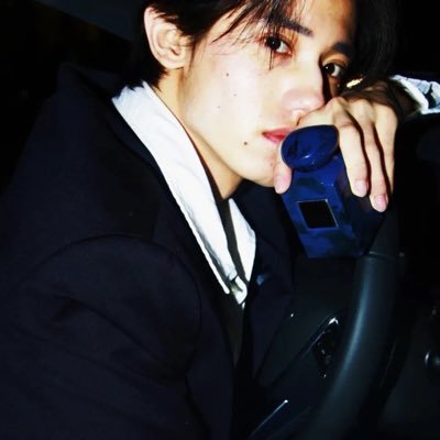 WZzzzR111's profile picture. 