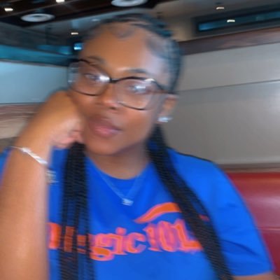 SheisAdamant's profile picture. fiveohtwo