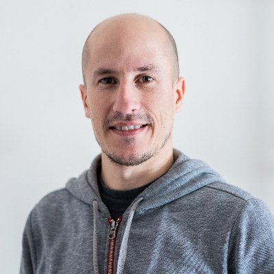 charlitoss's profile picture. Product designer building effective and simple experiences by design.