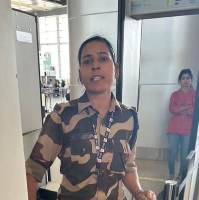 Chandan4changE's profile picture. Politics means not to rule but to serve- A comedian.  (Is that how it works- audience)