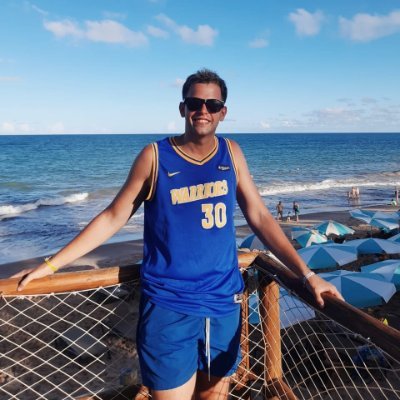 Periodista y CM. 27 años. Estuve en Barcelona en tiempos del hombre perro.