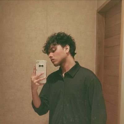 adeluwu_'s profile picture. what time is it?