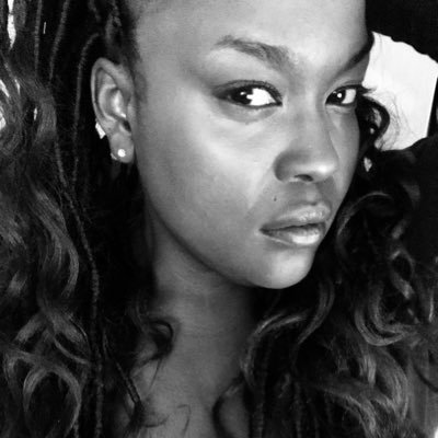 NaildxN33k's profile picture. Concert enthusiast 🤍 Gamer 🎮 singer 🎤 chef 🥘 beautician 💇🏾‍♀️ lowkey a comedian 🤭