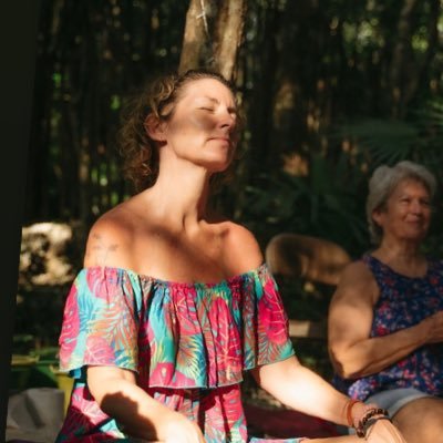 SheSellByTheSea's profile picture. Libertad