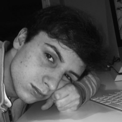 dgarcii_'s profile picture. Como la lluvia en el cristal cuando amanece.